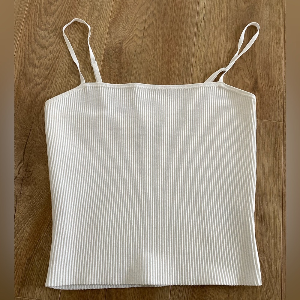 Aritzia Babaton Sculpt white tank